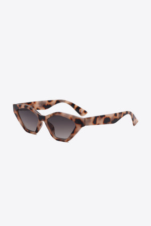 Open image in slideshow, Cat Eye Polycarbonate Sunglasses

